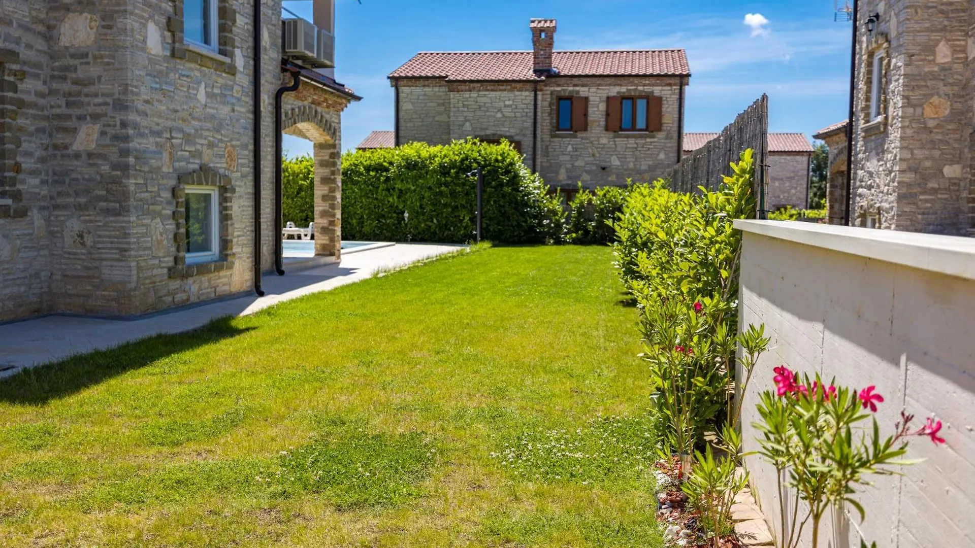 Vakantiehuis House Cabrunici 2391 Villa